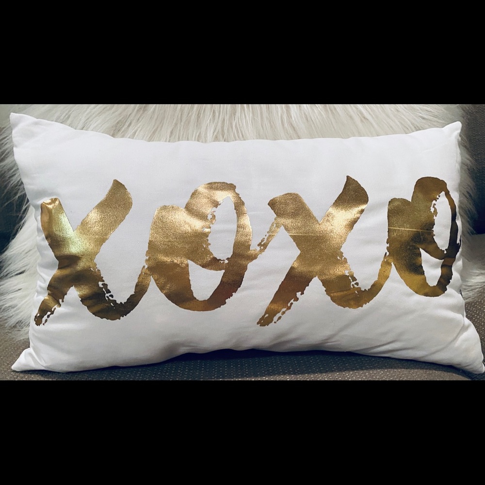 Dormify XOXO Pillow